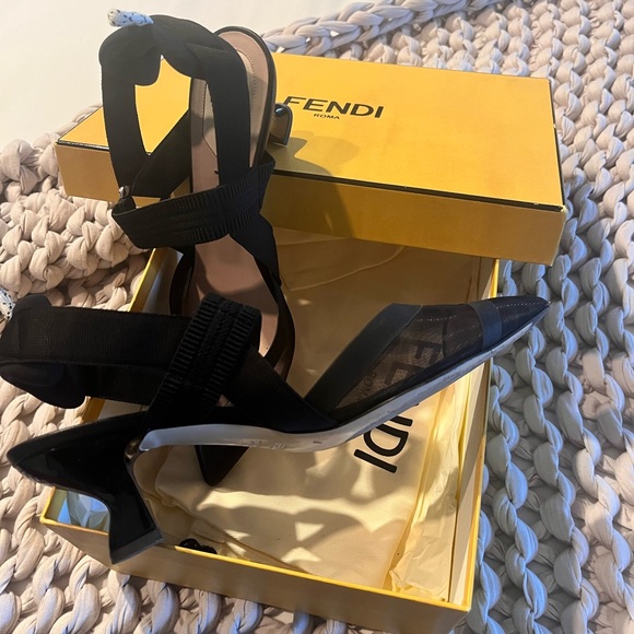 Fendi Colibrì — Black leather and mesh slingbacks medium heel. AUTHENTIC FENDI - Picture 5 of 13